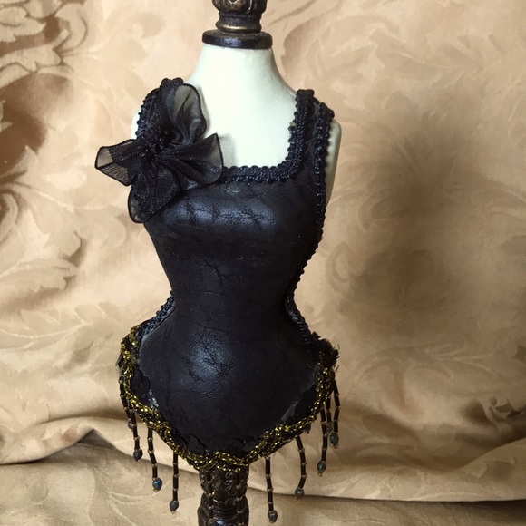 🟠 Dress Form Decor Piece - Picture 2 of 6